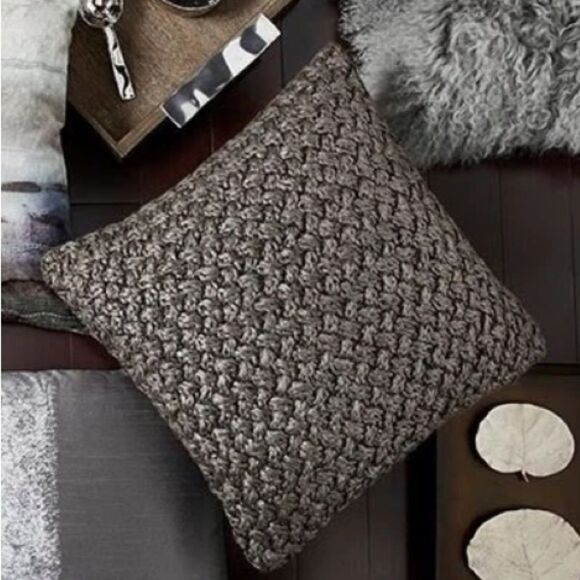 New Michael Aram Metallic Knit Pillow 18x18 - Picture 3 of 7